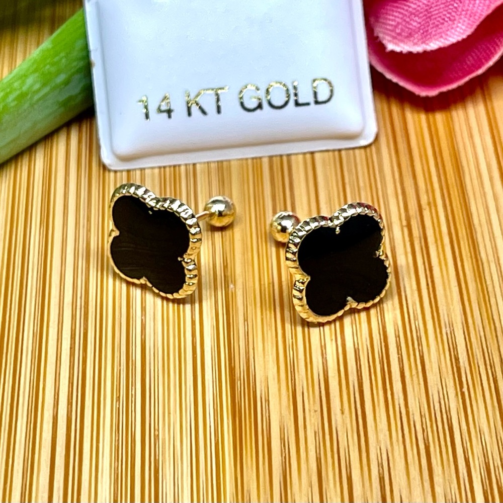 Solid Yellow Gold 14 Karat Clover 10x10 Earring
100 %Pure 14 karat Gold